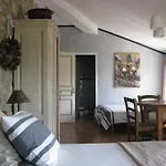 Maspitra فندق مبيت وإفطار Besalú