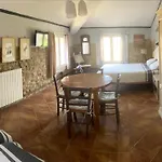 فندق مبيت وإفطار Maspitra Besalú