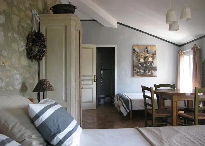 Maspitra Bed & Breakfast Besalu